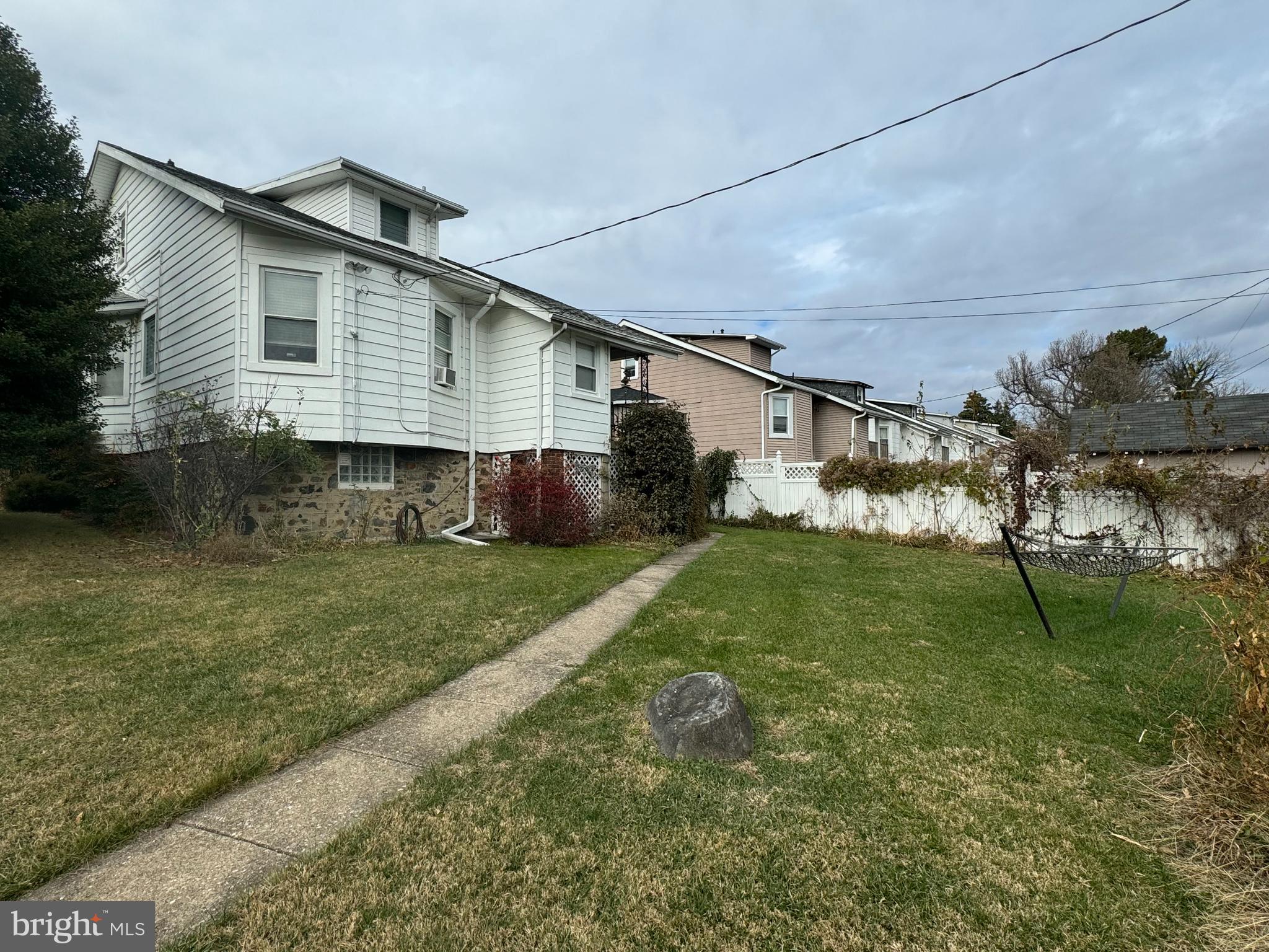 GARWYN OAKS - Residential