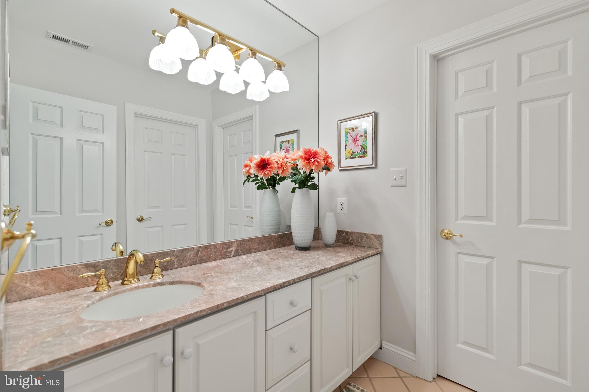 SHADETREE ESTATES - Residential