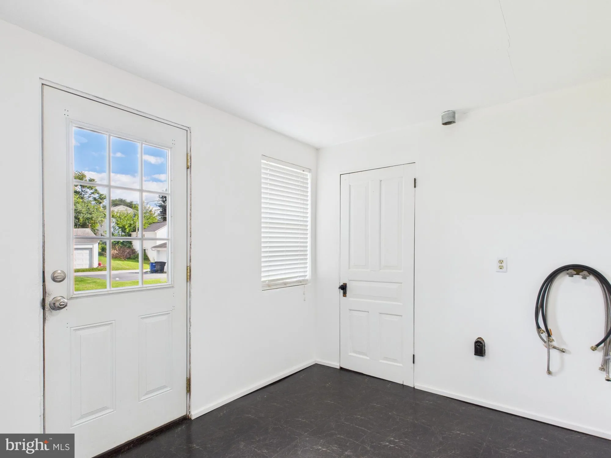 Mount Wolf, Pennsylvania 17347, United States, 3 Bedrooms Bedrooms, ,2 BathroomsBathrooms,Residential,Pending,200335