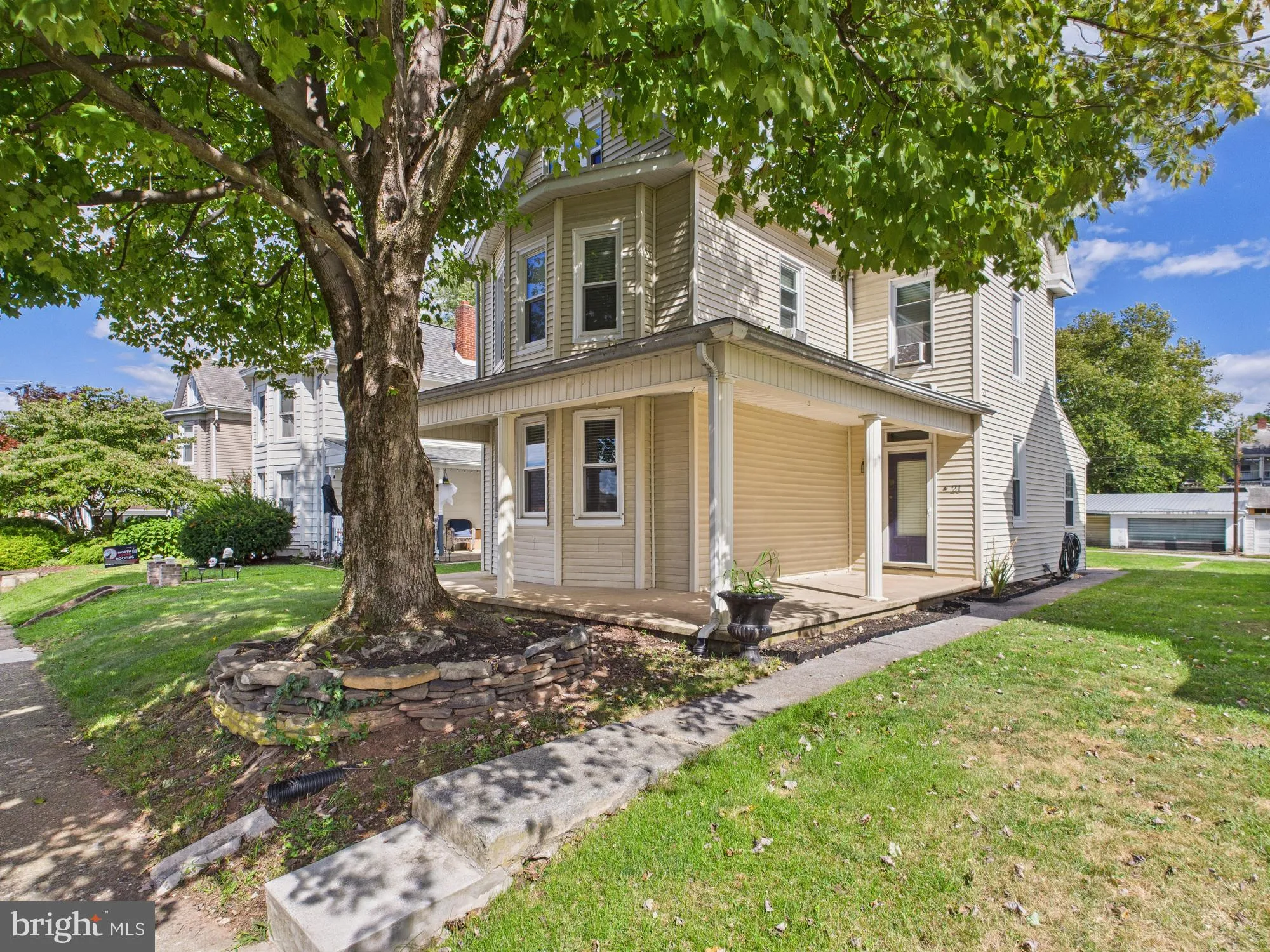 Mount Wolf, Pennsylvania 17347, United States, 3 Bedrooms Bedrooms, ,2 BathroomsBathrooms,Residential,Pending,200335