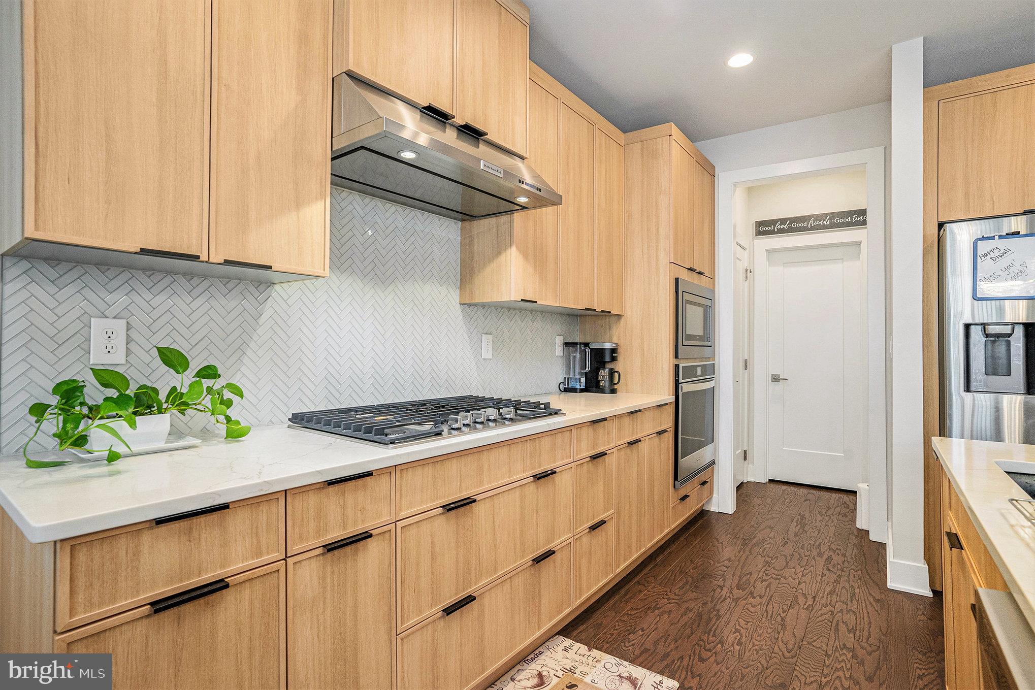 ENCLAVE AT CHESTER SPRINGS - Residential