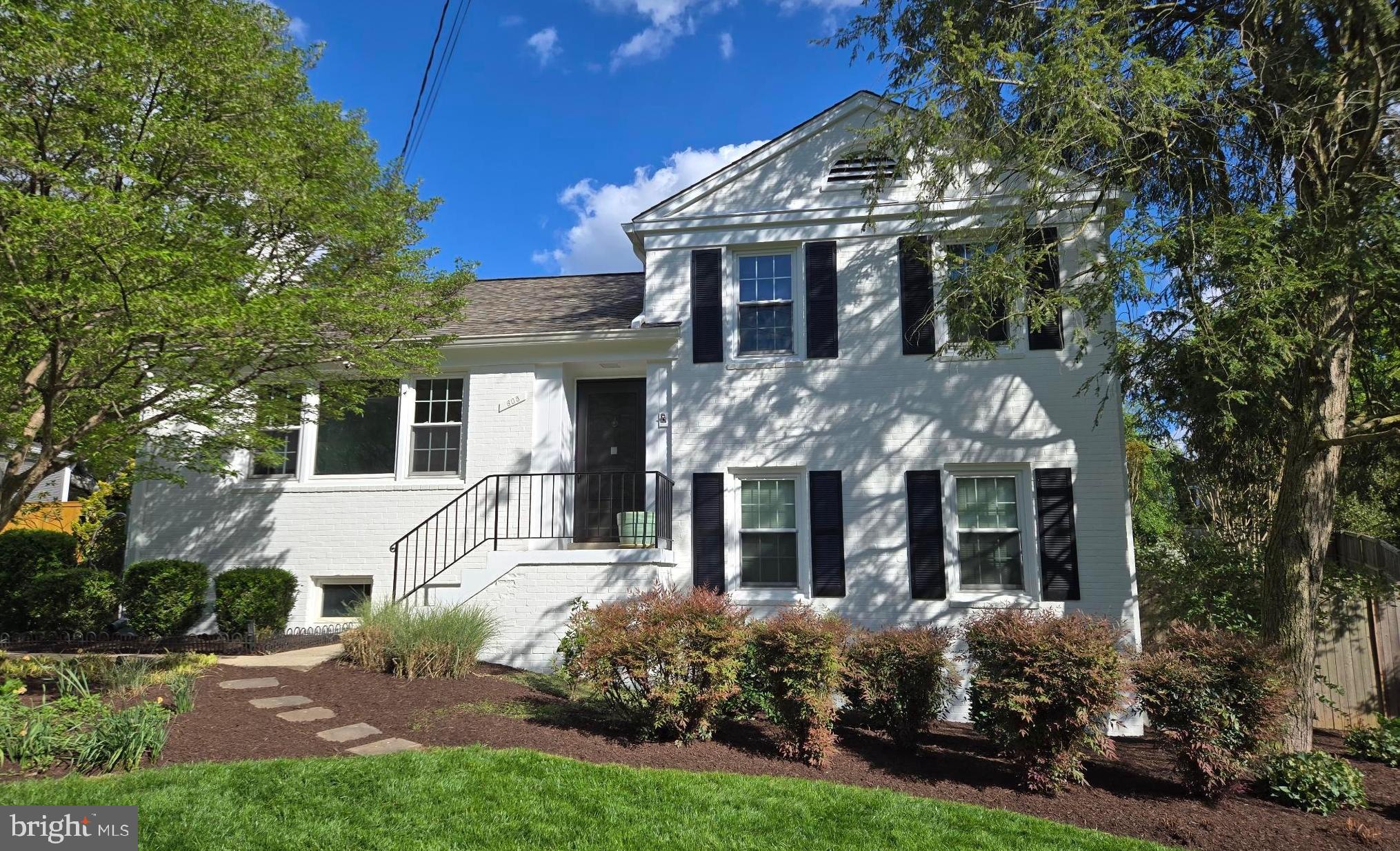ROCKVILLE ESTATES - Residential