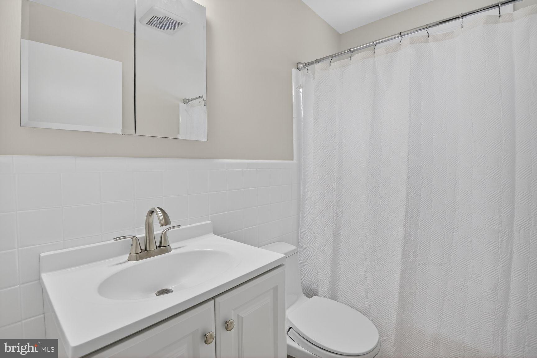 ROCKVILLE ESTATES - Residential