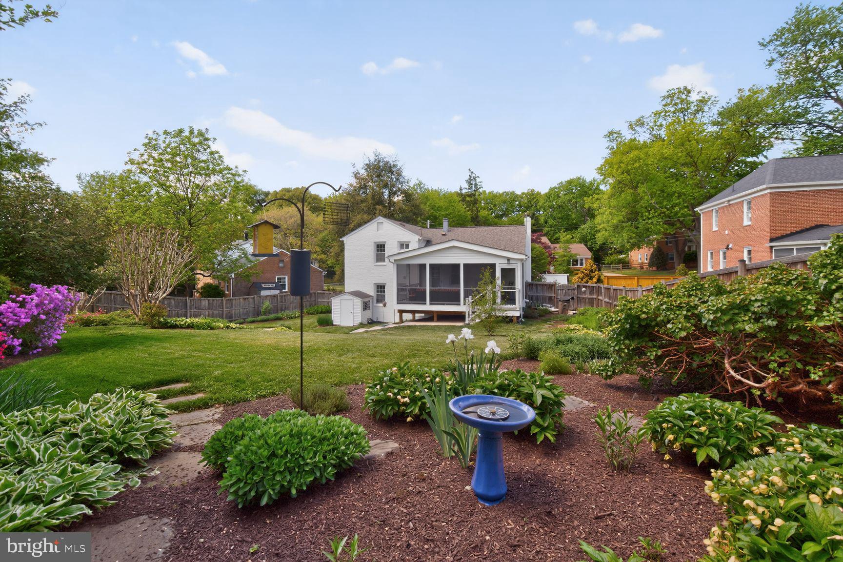 ROCKVILLE ESTATES - Residential