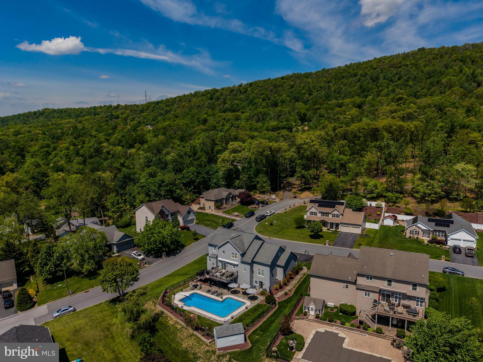 DEER PATH WOODS - Residential