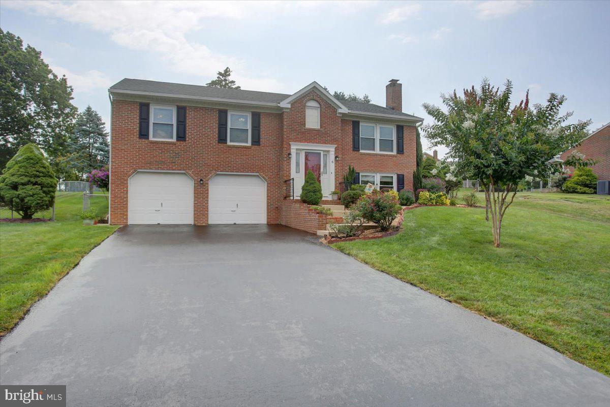 6 PRINCETON PLACE