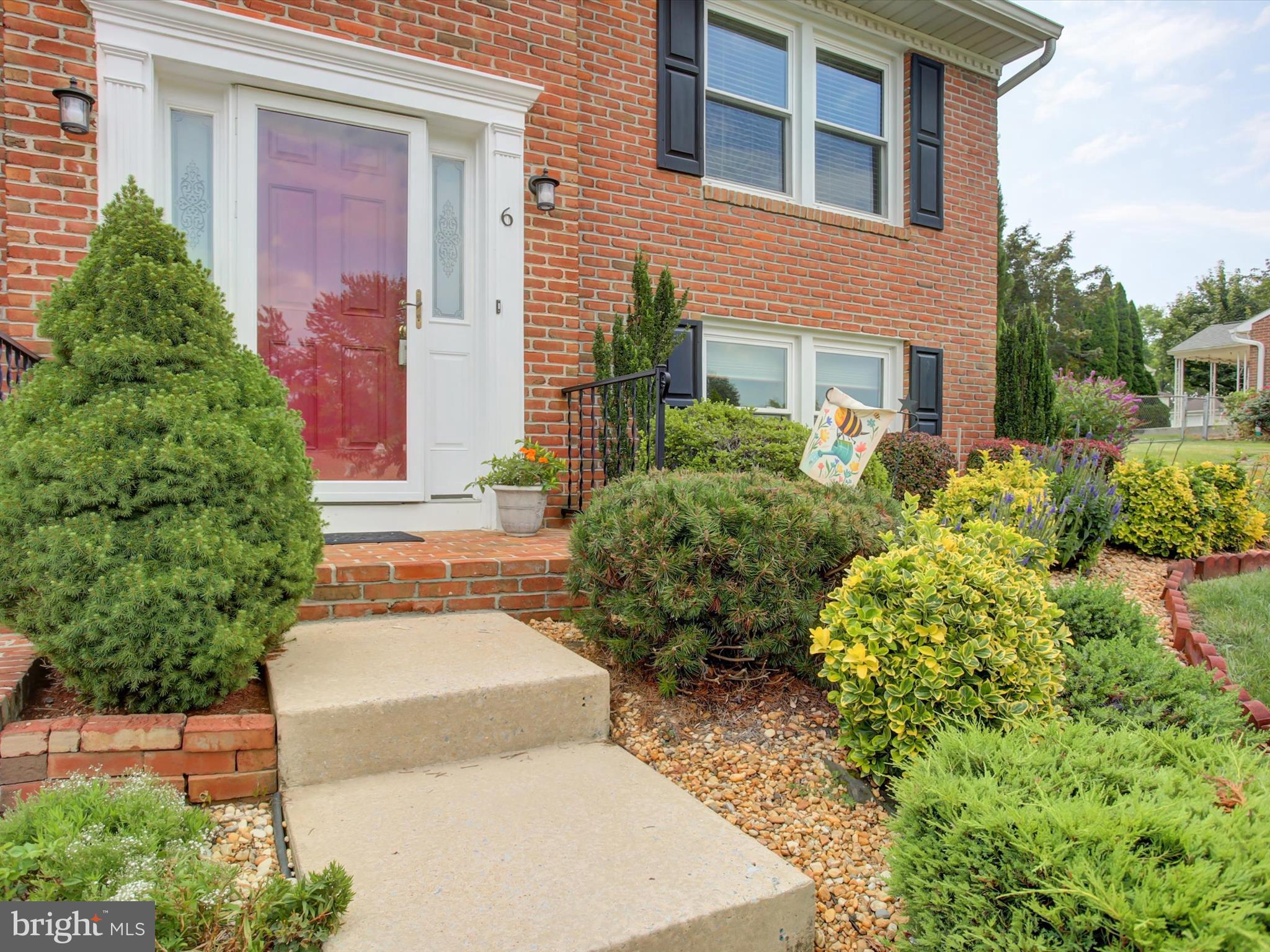 6 PRINCETON PLACE