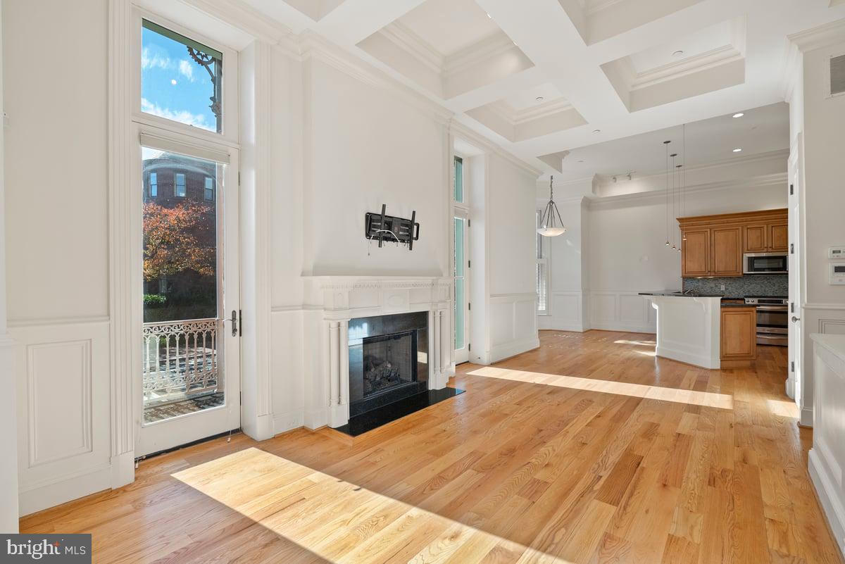 4 LOGAN CIRCLE NW 1