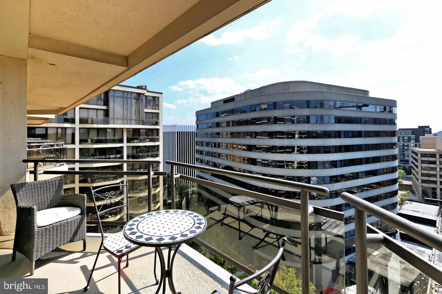 ATRIUM CONDO - Residential Lease