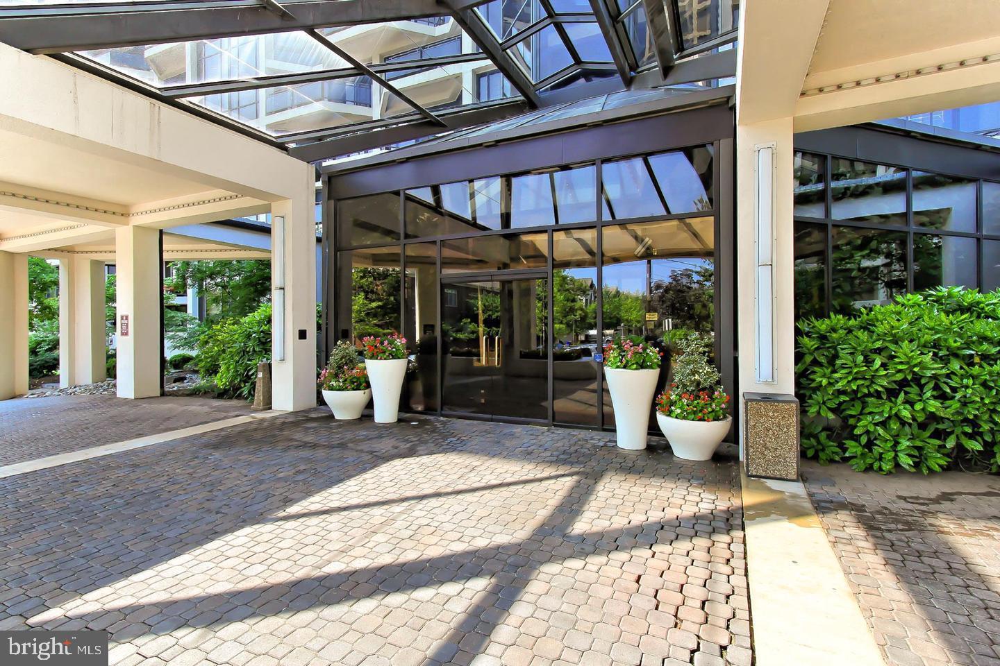 ATRIUM CONDO - Residential Lease