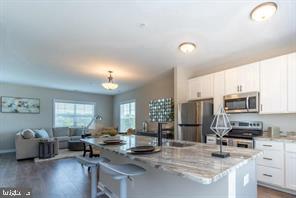 454 WOODCREST DRIVE SE 454B