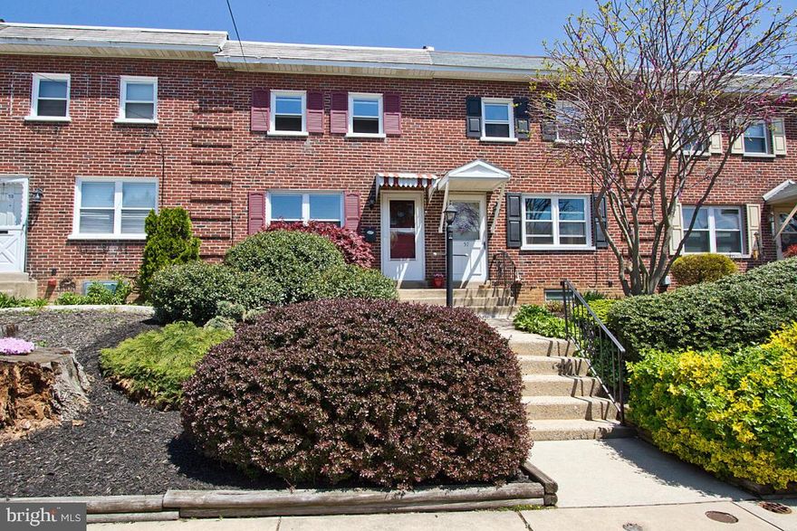 Immaculate, cozy home within walking distance to downtown Lancaster;  Large, open kitchen w/contemporary style cabinetry, breakfast bar, new glass top stove & Ceramic tile flooring; Master bedroom has 2 closets; Updated bath w/ceramic tile floor; finished lower level perfect for an office or tv room; fenced in back yard; Beautifully landscaped; tasteful decor thru-out; 2 off street parking spaces; Economical gas heat; Move in ready!