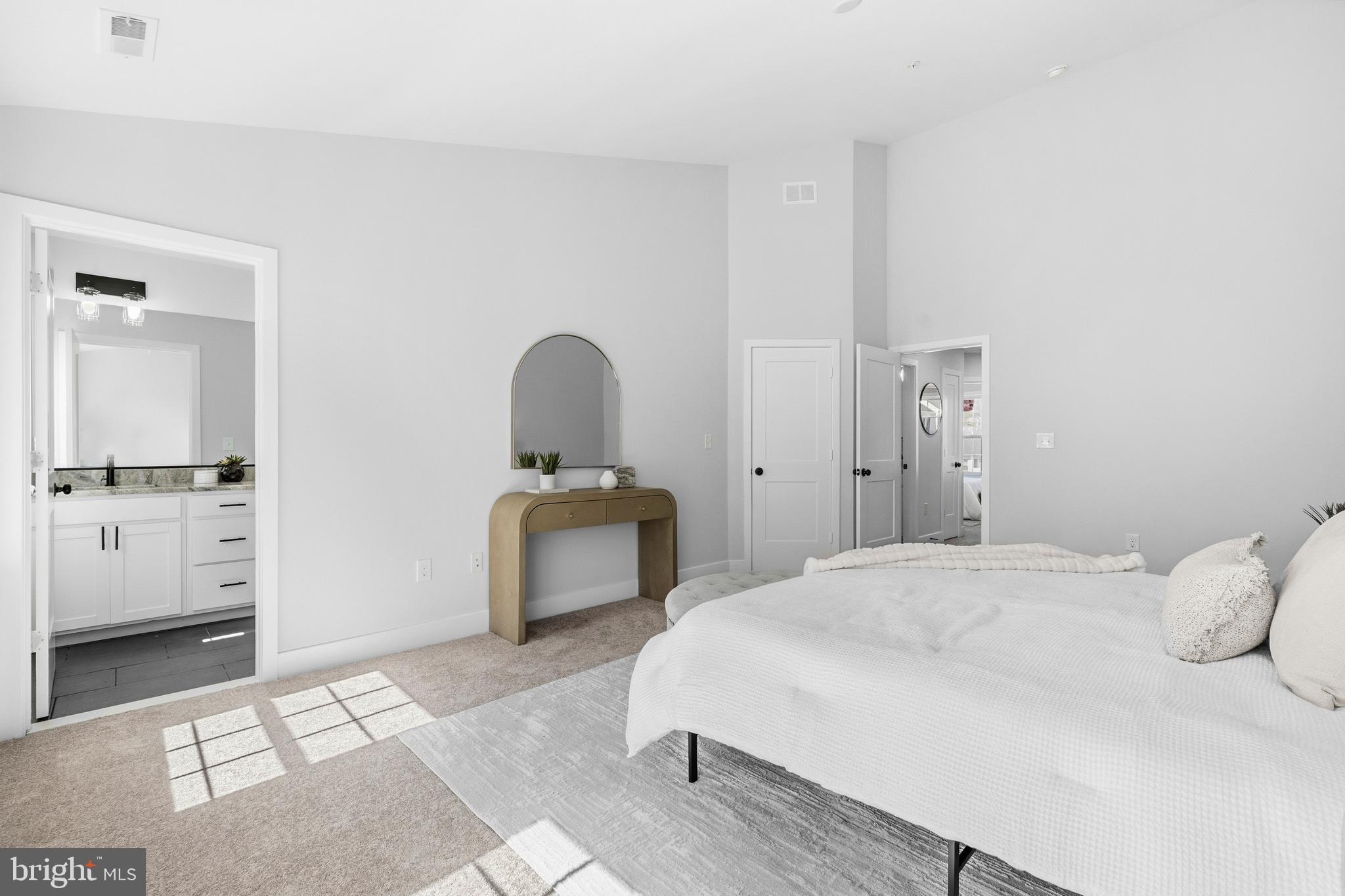 COLUMBIA RUN TOWNHOMES - Residential