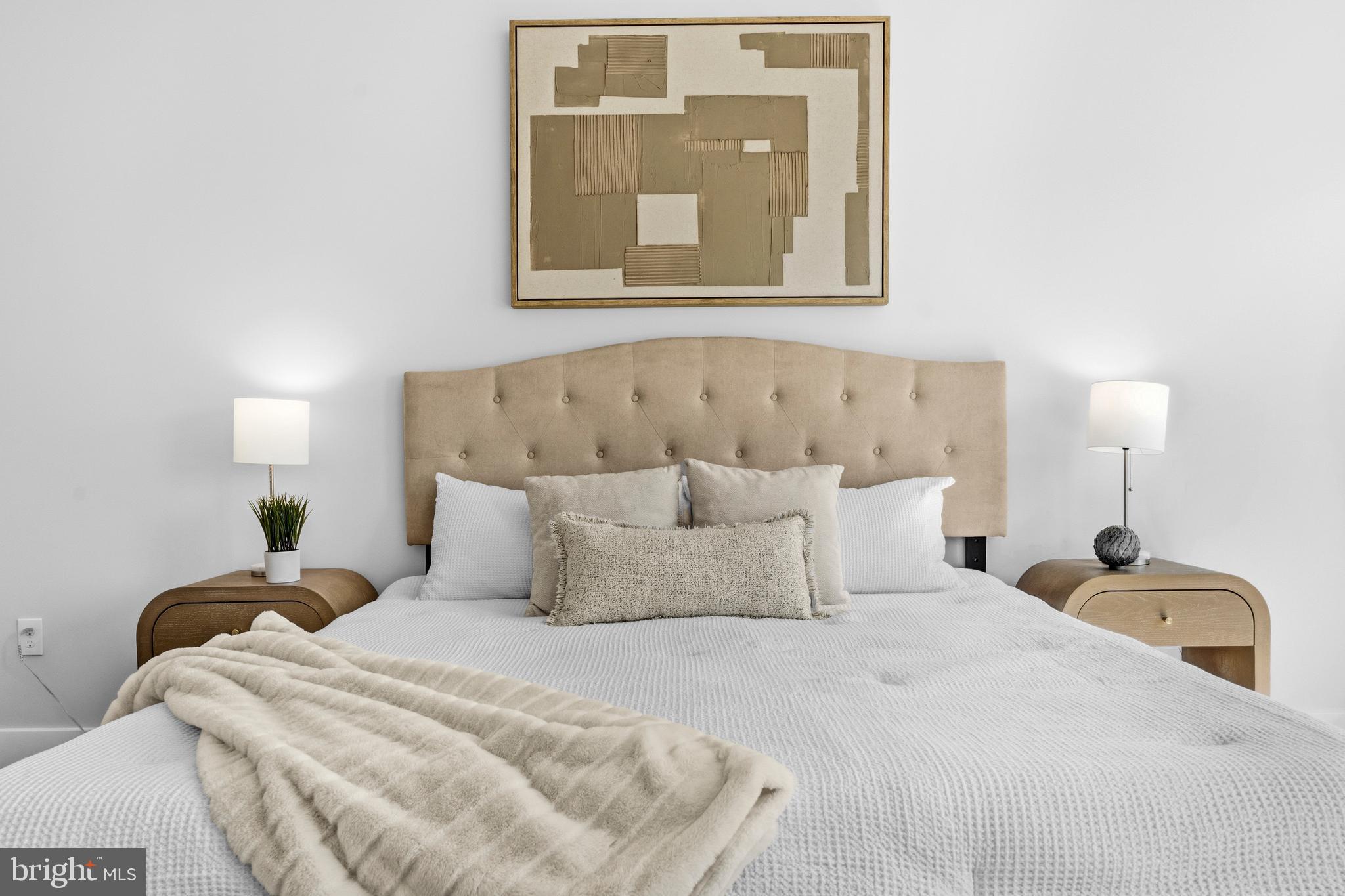 COLUMBIA RUN TOWNHOMES - Residential