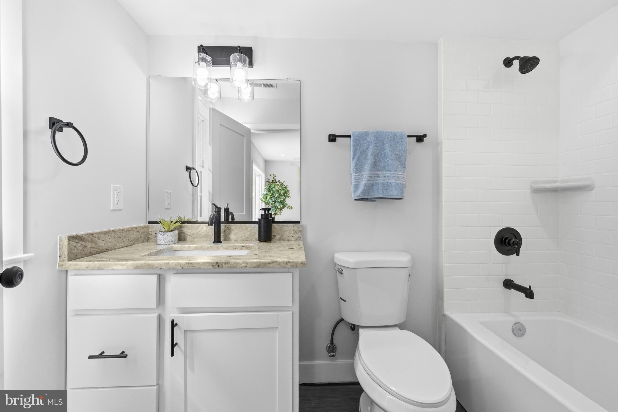 COLUMBIA RUN TOWNHOMES - Residential