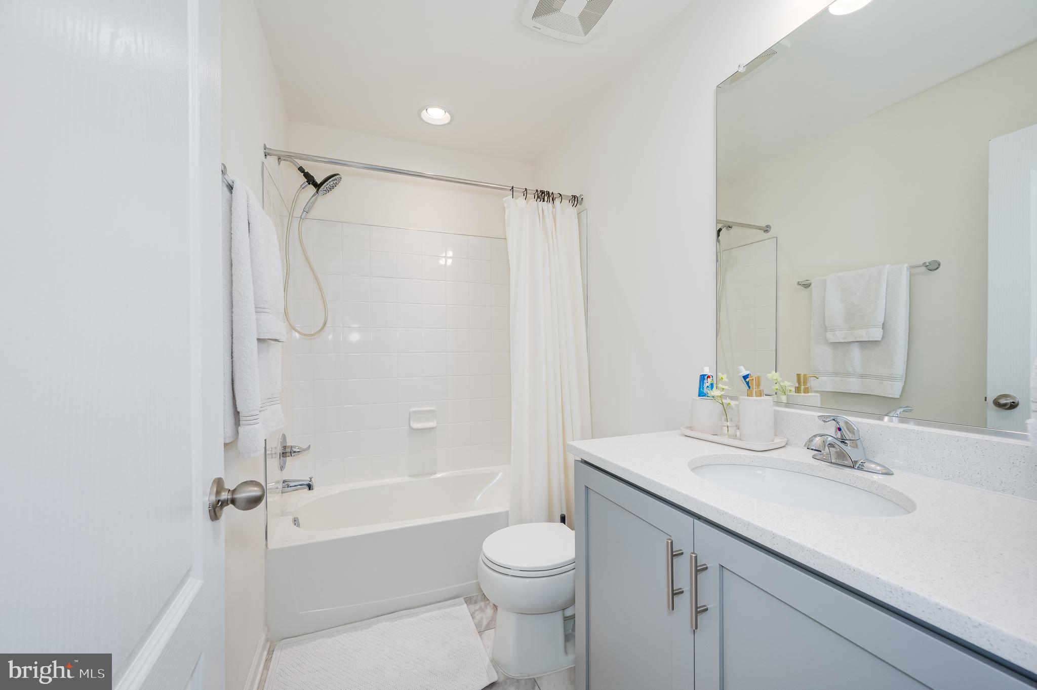 TOWNES AT TATE MANOR - Residential Lease