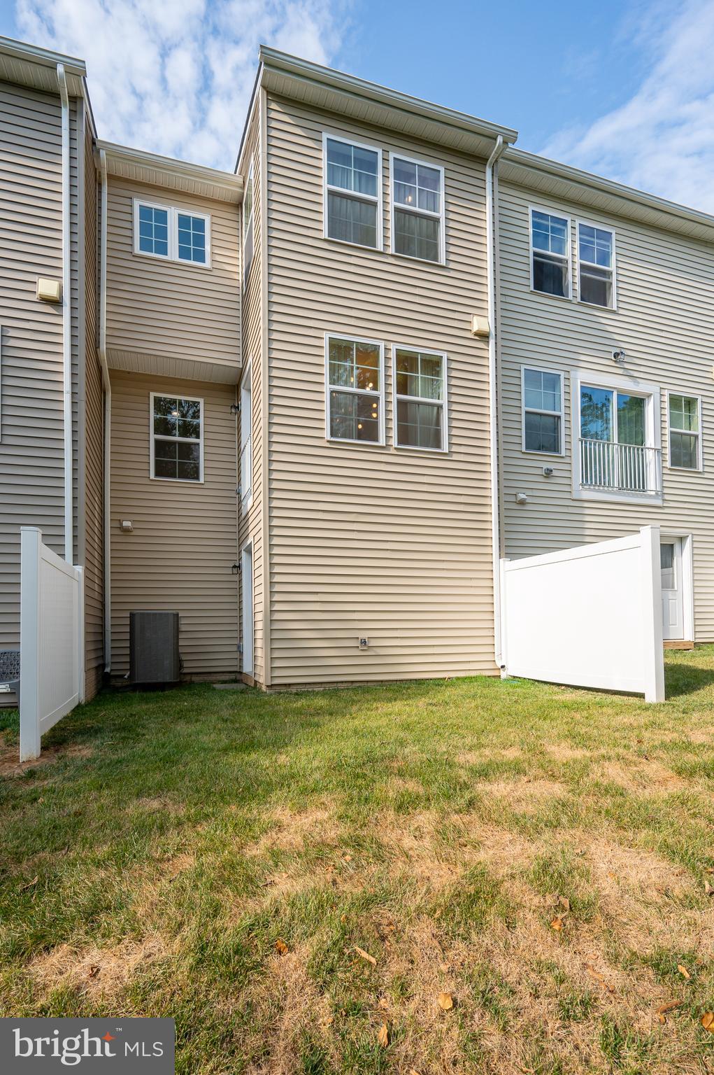 TOWNES AT TATE MANOR - Residential Lease