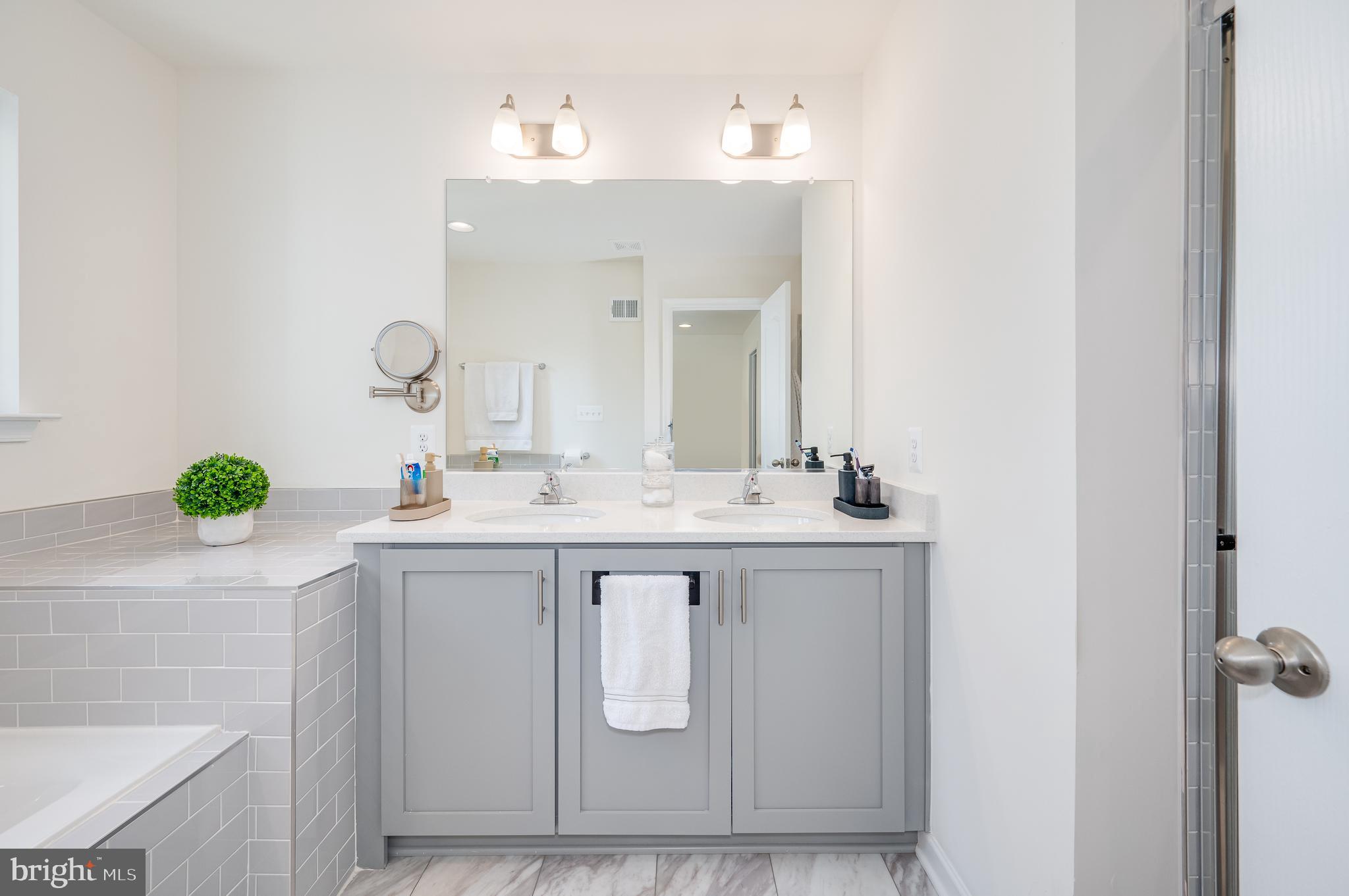 TOWNES AT TATE MANOR - Residential Lease