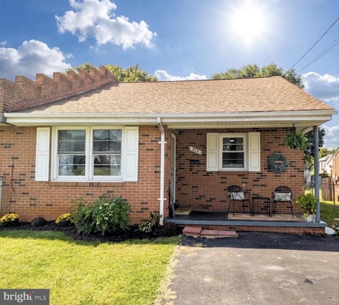 Photo of 353 Ritenour Street, FRONT ROYAL, VA 22630 (MLS # VAWR2015624)