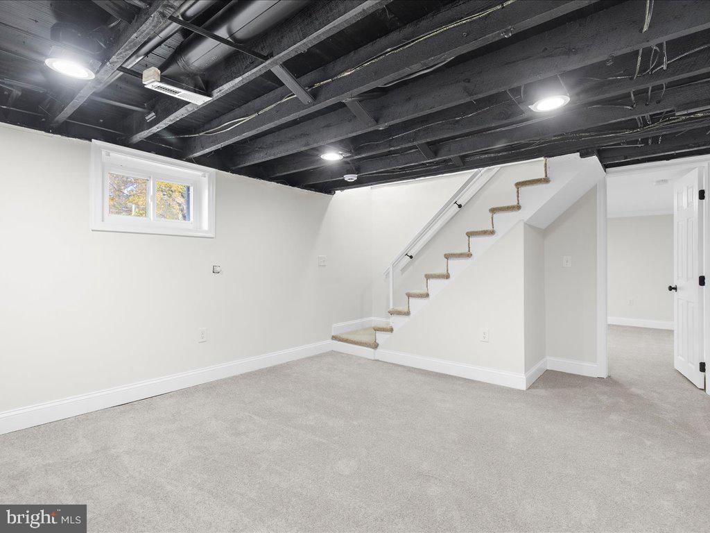 WINDSOR  MILL - Residential