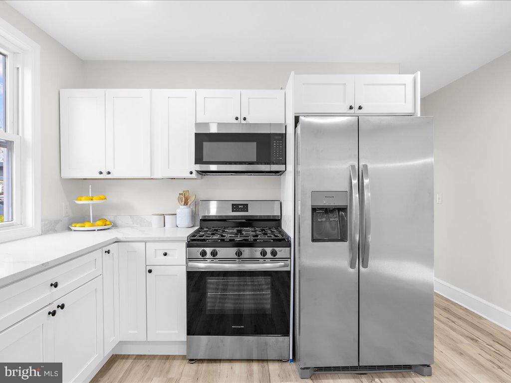 WINDSOR  MILL - Residential