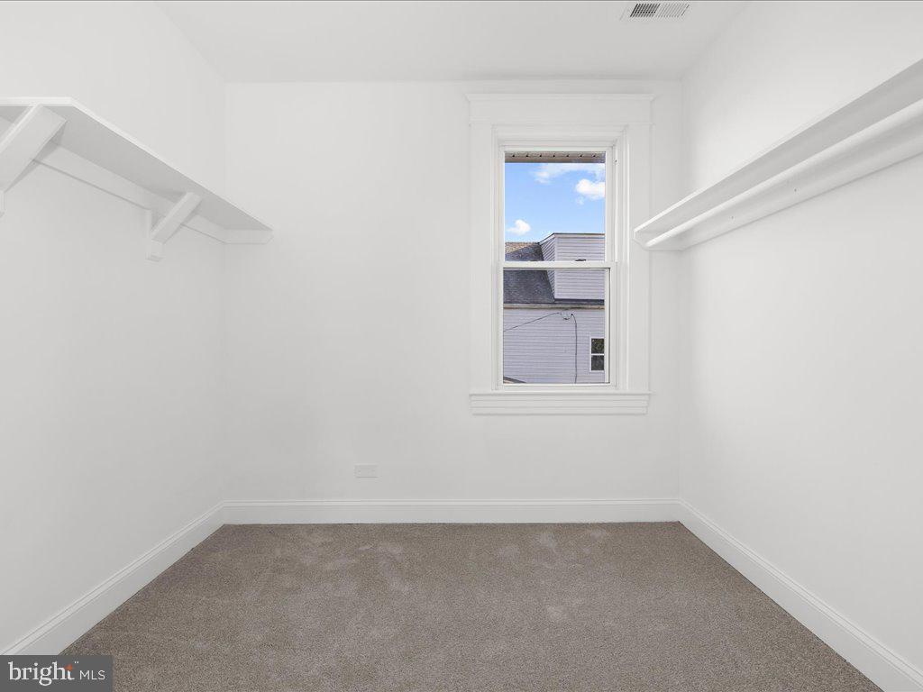 WINDSOR  MILL - Residential