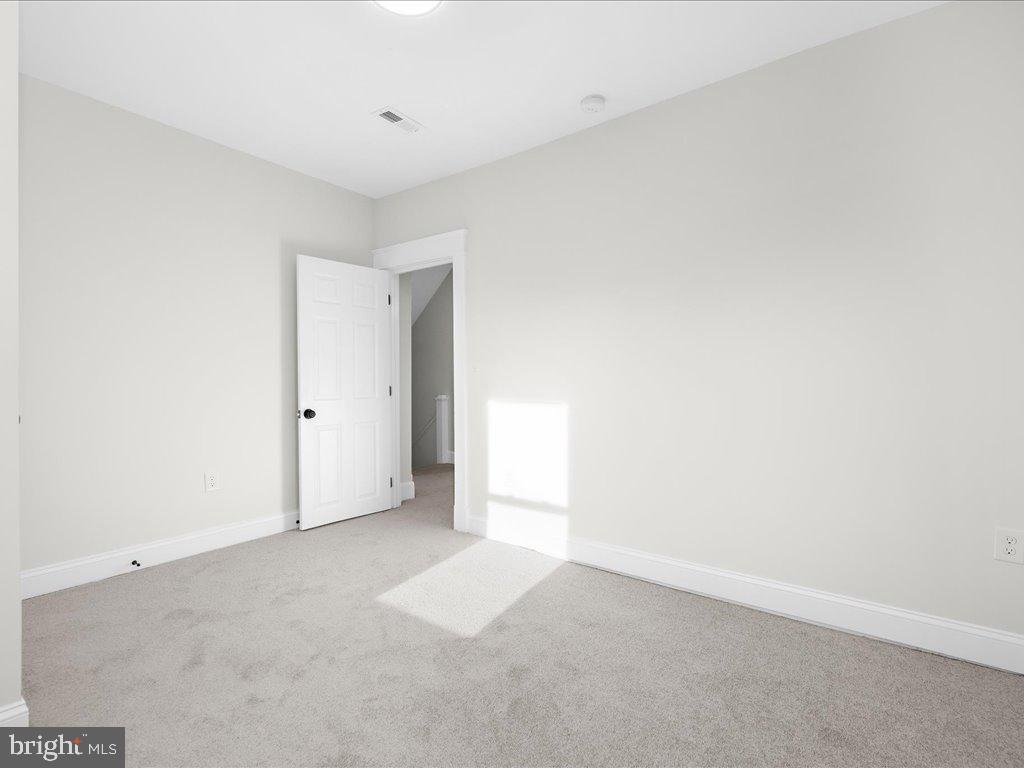 WINDSOR  MILL - Residential