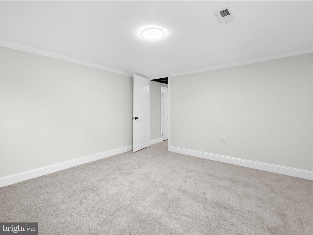 WINDSOR  MILL - Residential