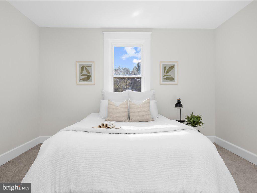 WINDSOR  MILL - Residential