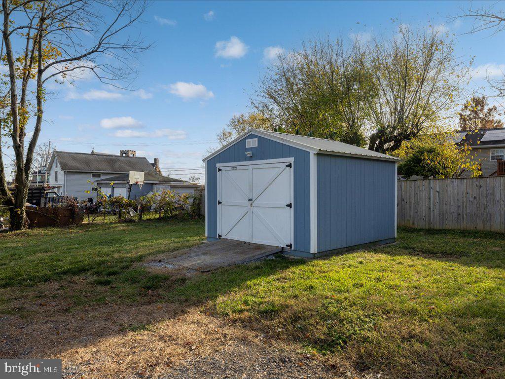 WINDSOR  MILL - Residential