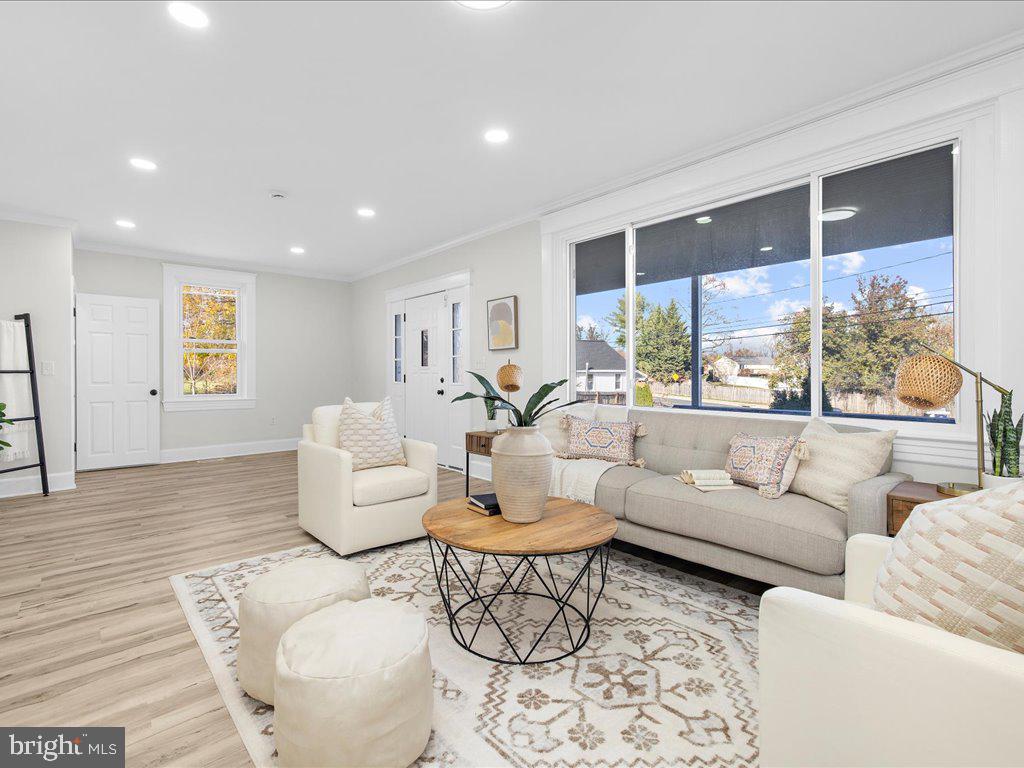 WINDSOR  MILL - Residential