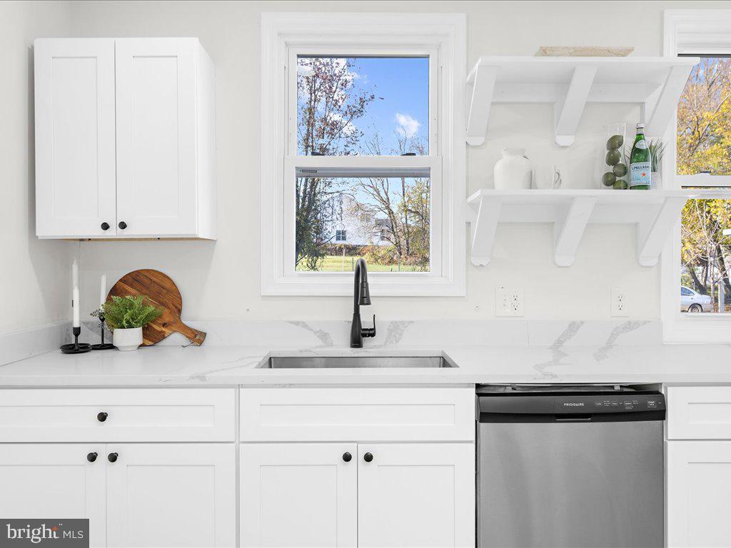 WINDSOR  MILL - Residential