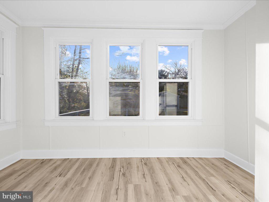 WINDSOR  MILL - Residential