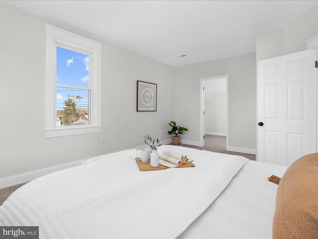 WINDSOR  MILL - Residential