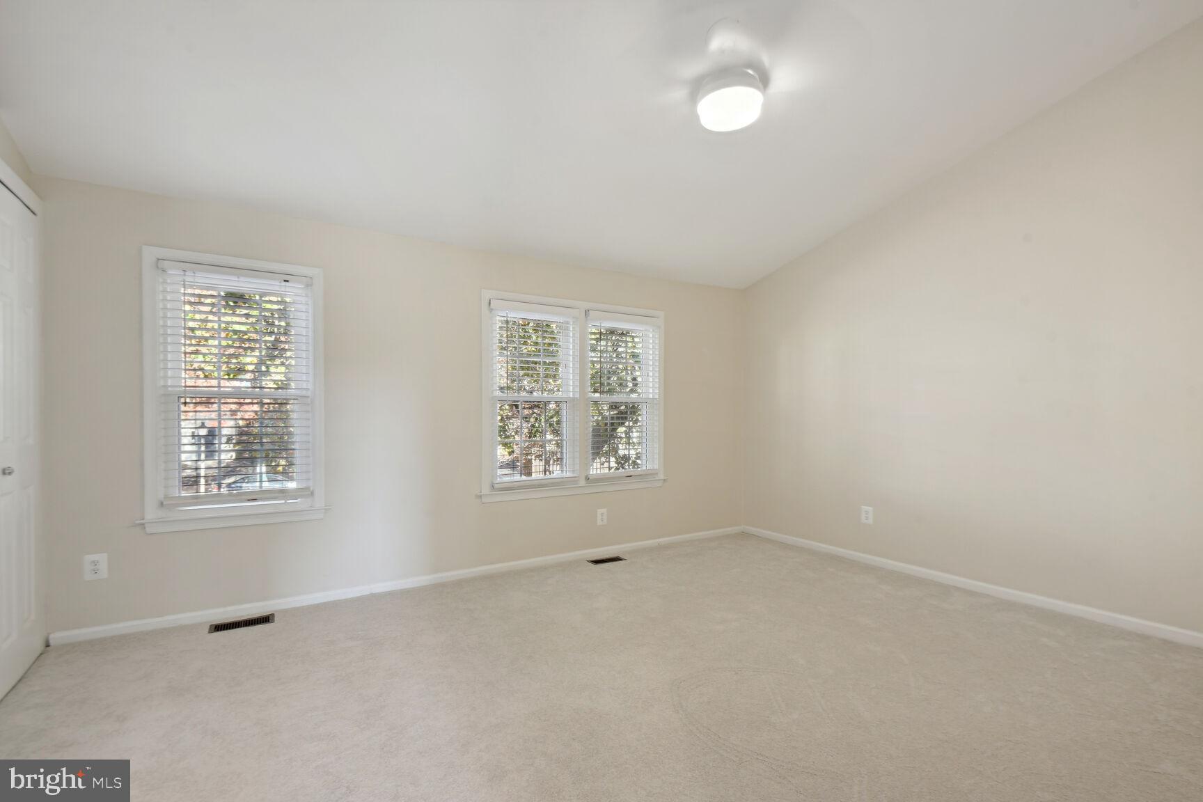 CAMERON KNOLLS - Residential