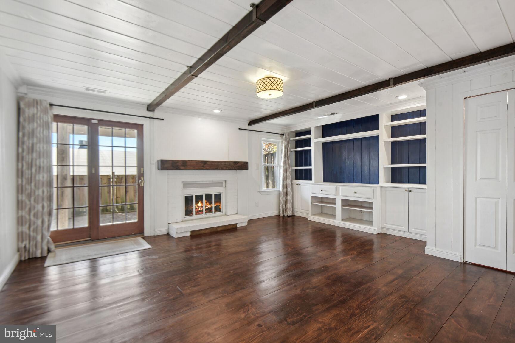 CAMERON KNOLLS - Residential