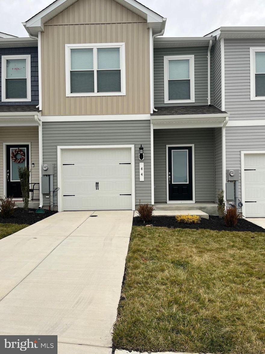 Brand new townhome in Homeplace at Riverside S/D. Features open floor plan, spacious living, dining, kitchen. 1 car garage and 3 bedrooms, 2.5 bath. All stainless steel appliances, Granite counter tops, Kitchen island and pantry. Second floor features, master bedroom and bathroom with stall shower and separate soaking tub. Walk-in closet. laundry with washer and dryer and 2 bedrooms and hall bath with tub/shower.
All electric central air and heat. Animals case by case with deposit and pet rent.