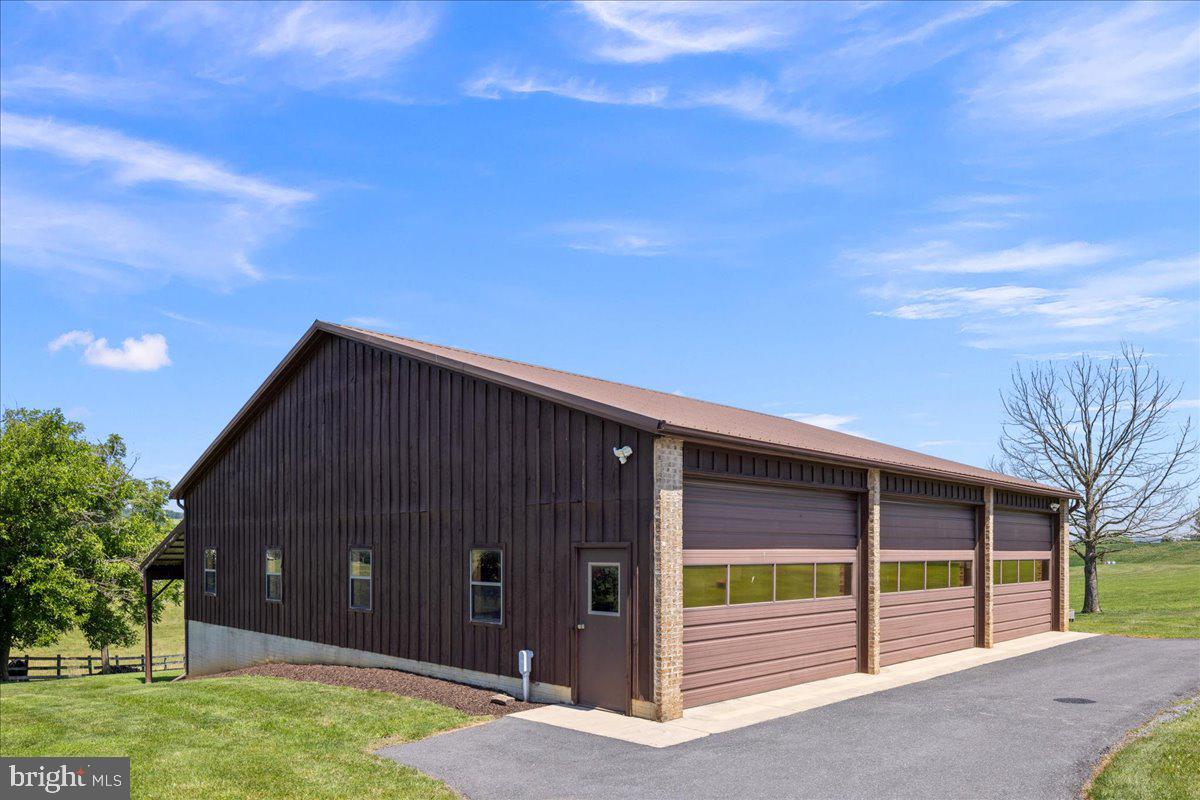 3466 RETREAT LANE