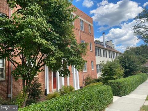 ROCK CREEK GARDENS - Residential Lease