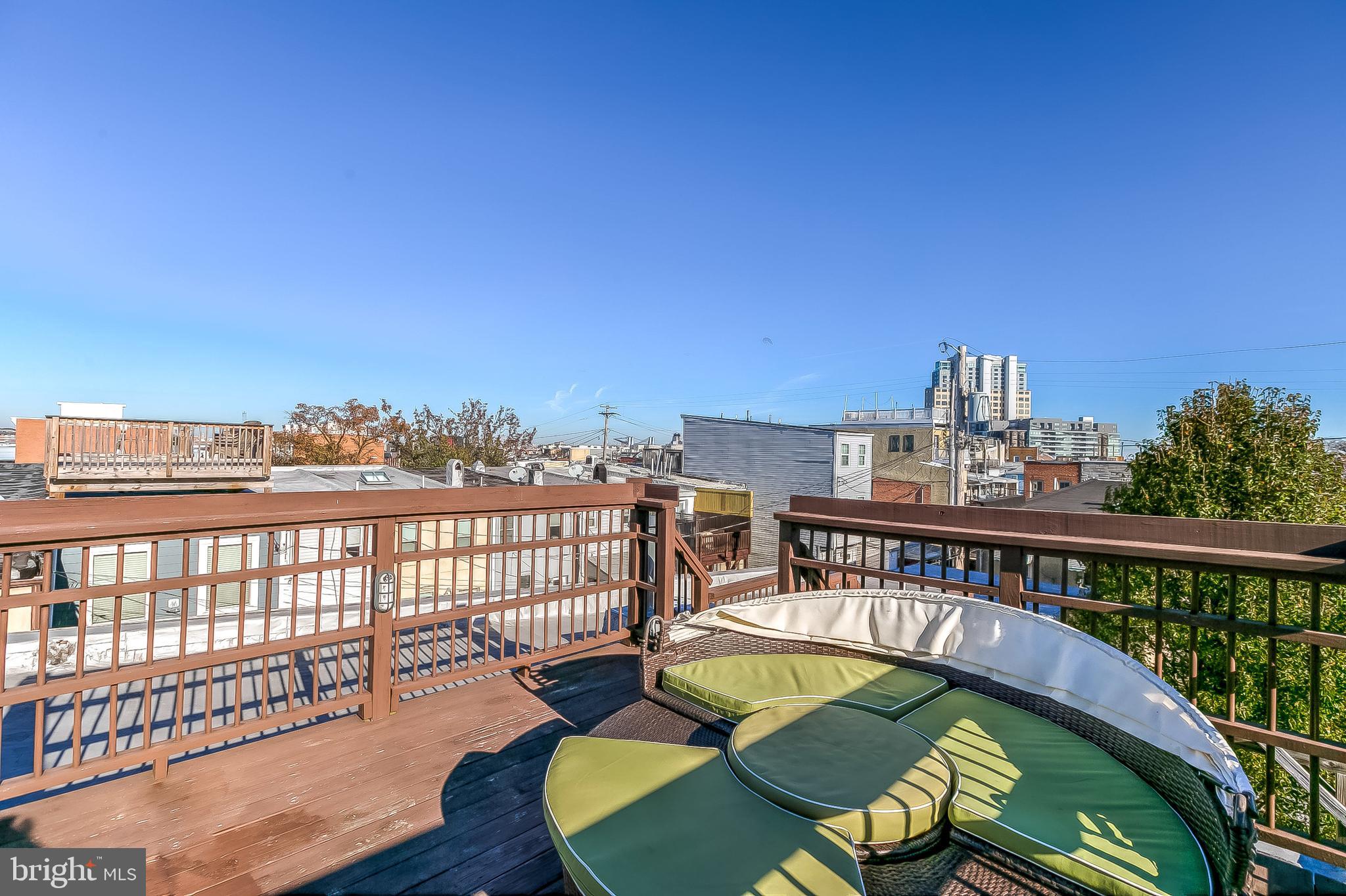 LOCUST POINT - Residential