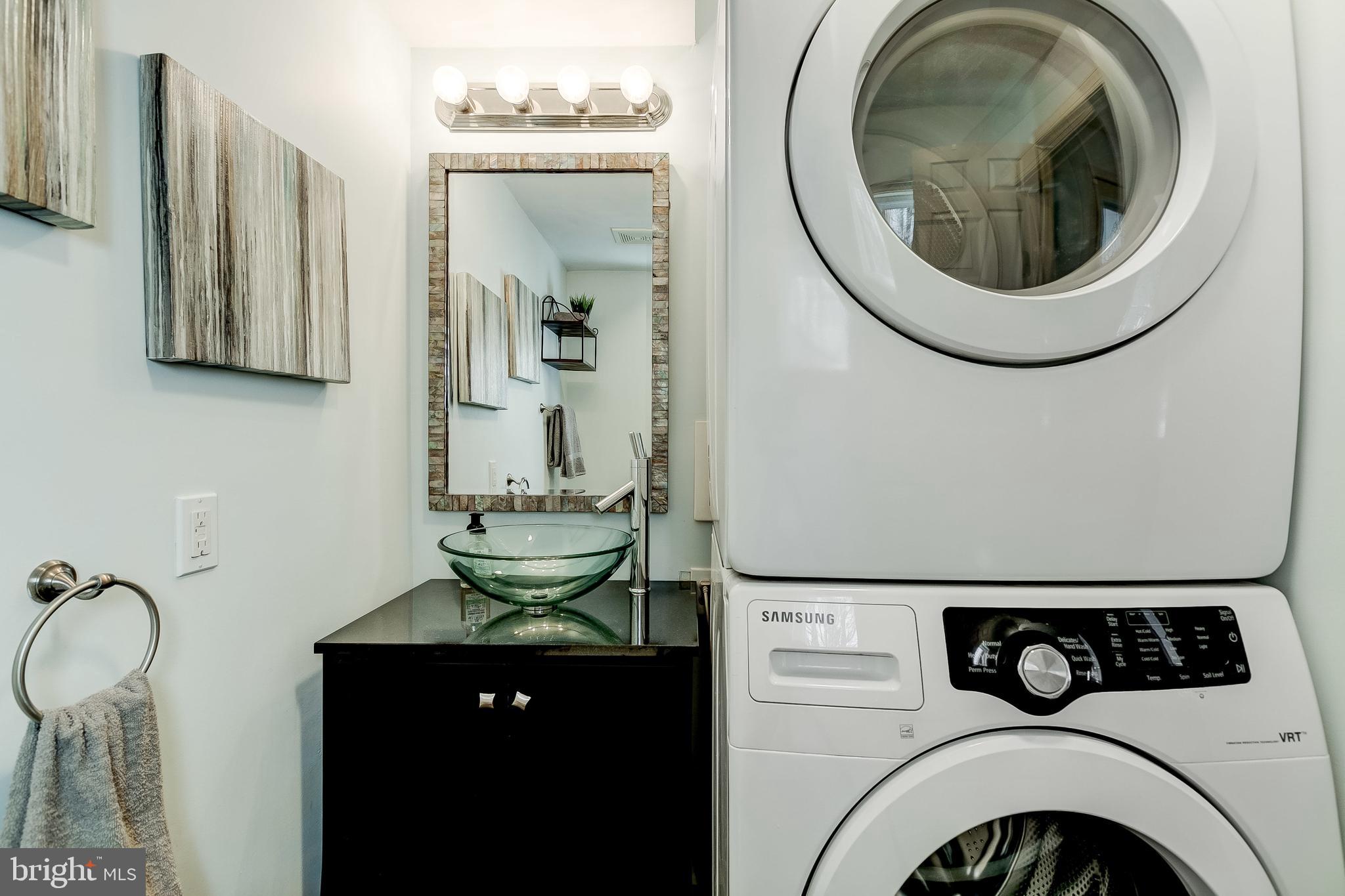 LOCUST POINT - Residential