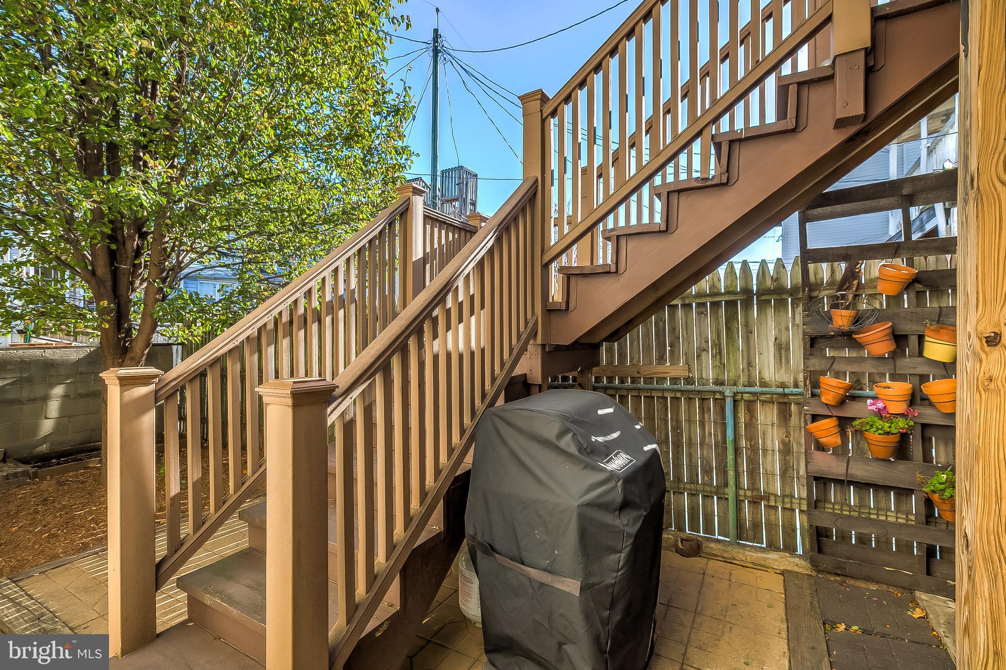 LOCUST POINT - Residential