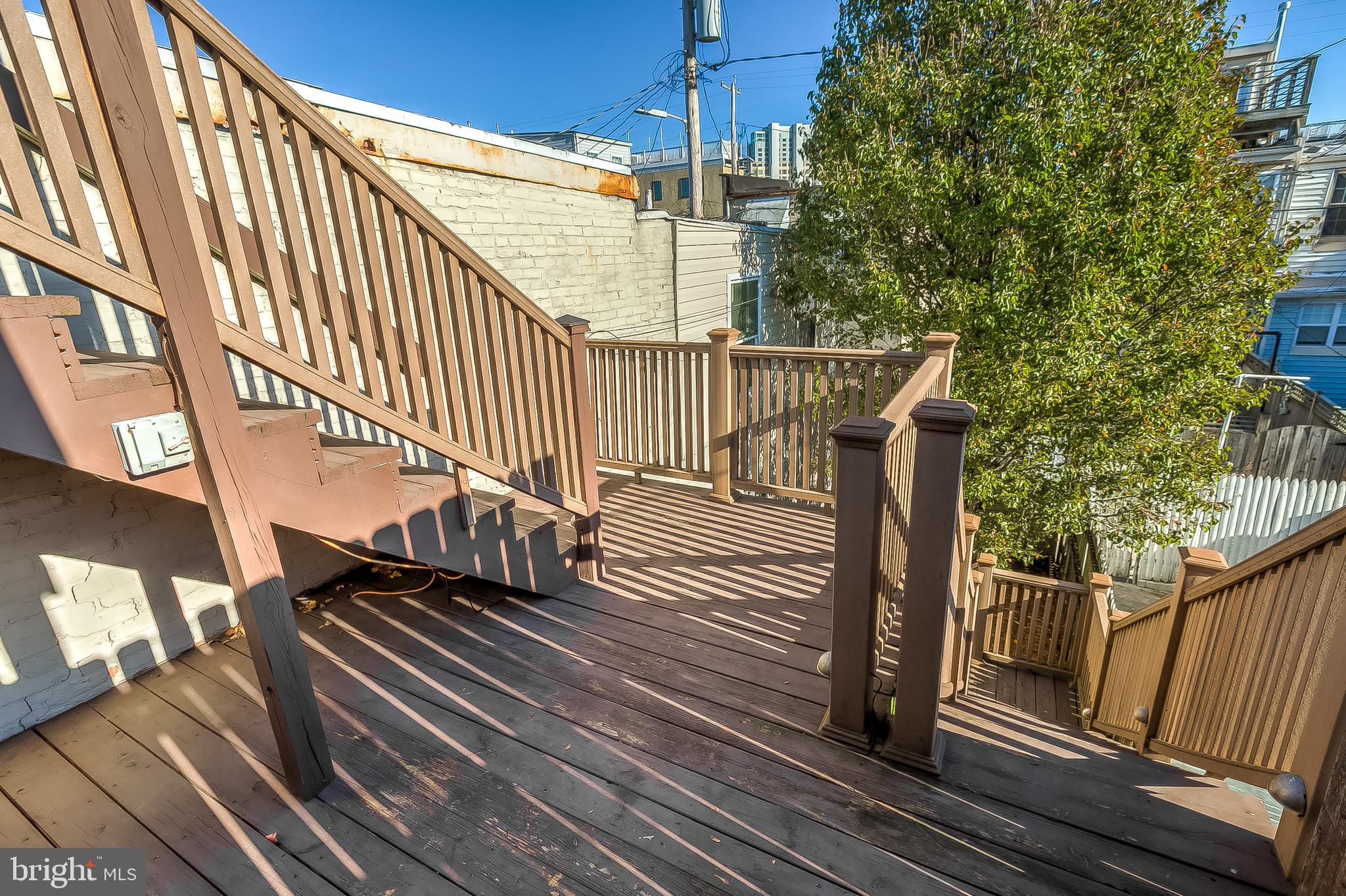 LOCUST POINT - Residential