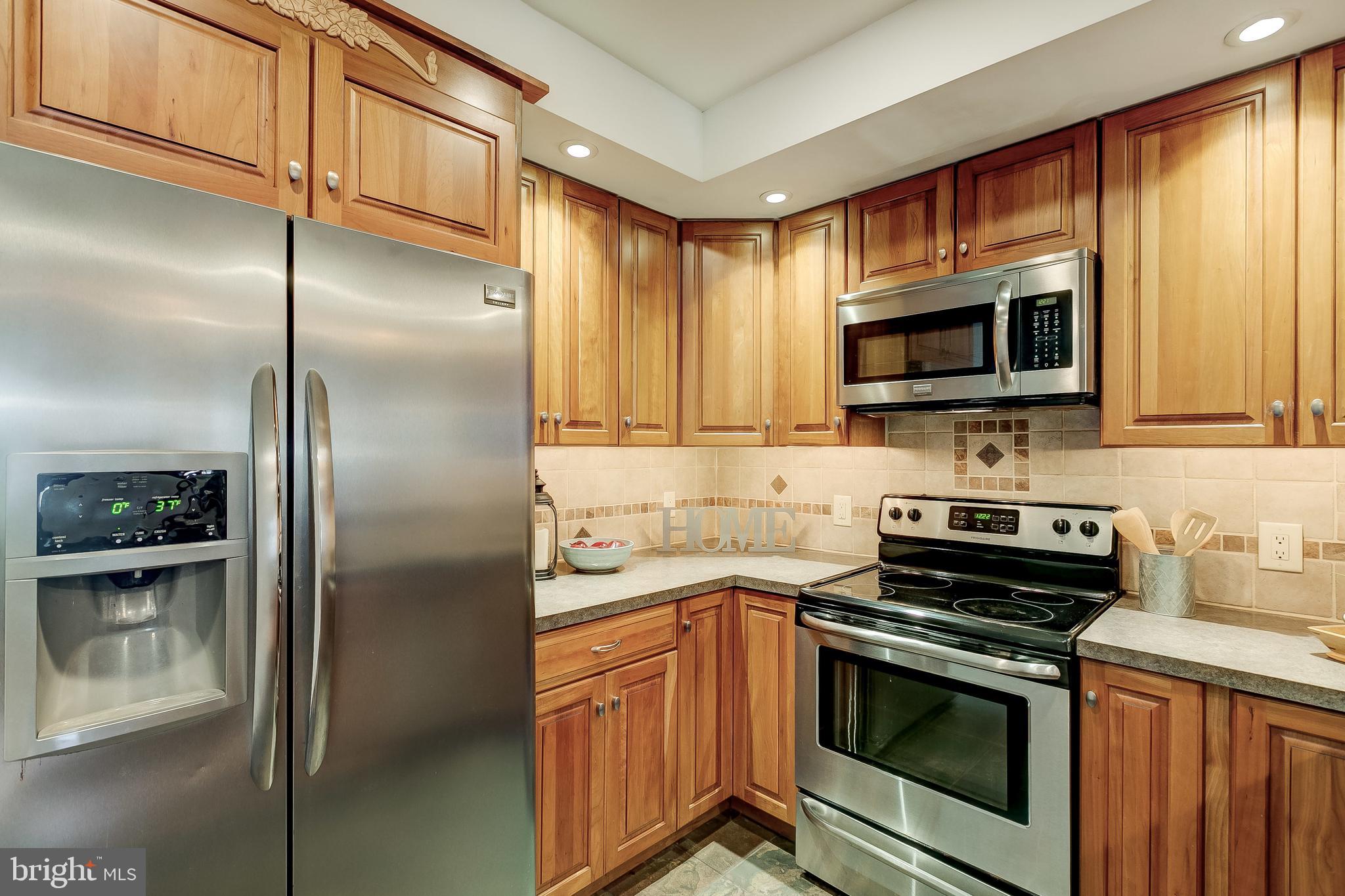 LOCUST POINT - Residential