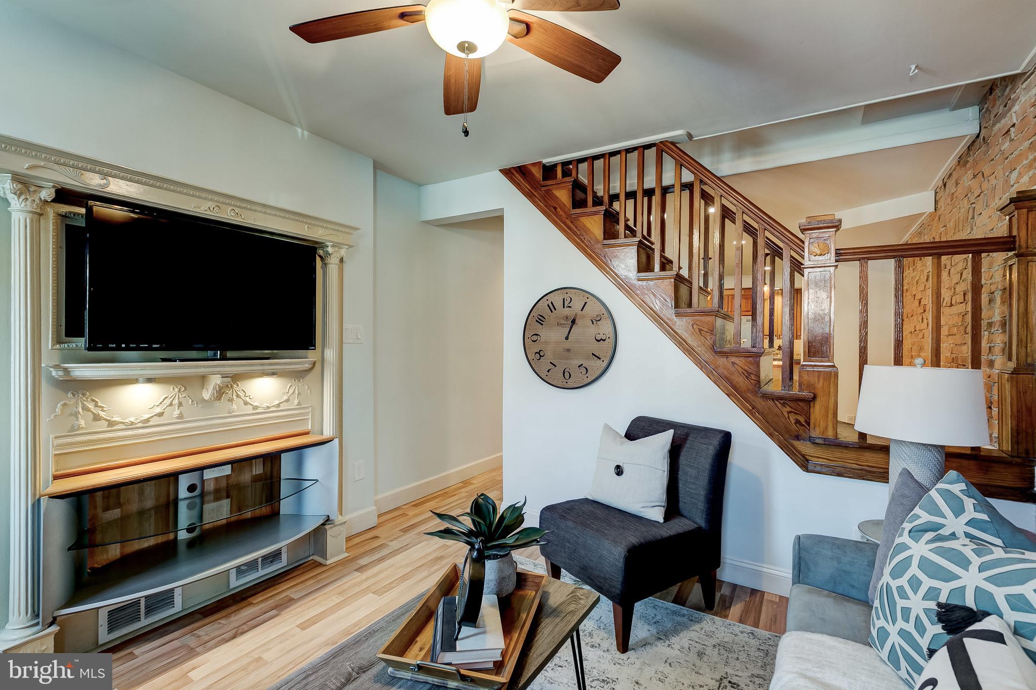 LOCUST POINT - Residential