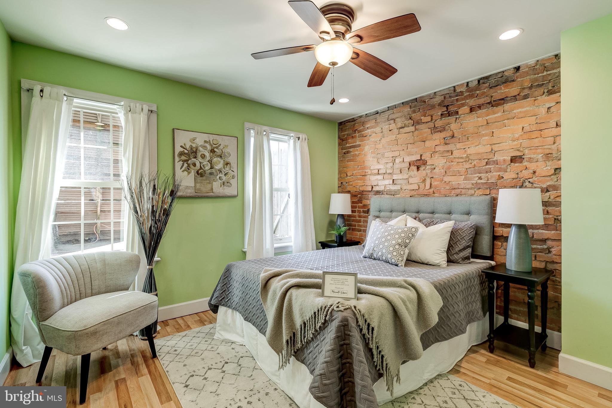 LOCUST POINT - Residential