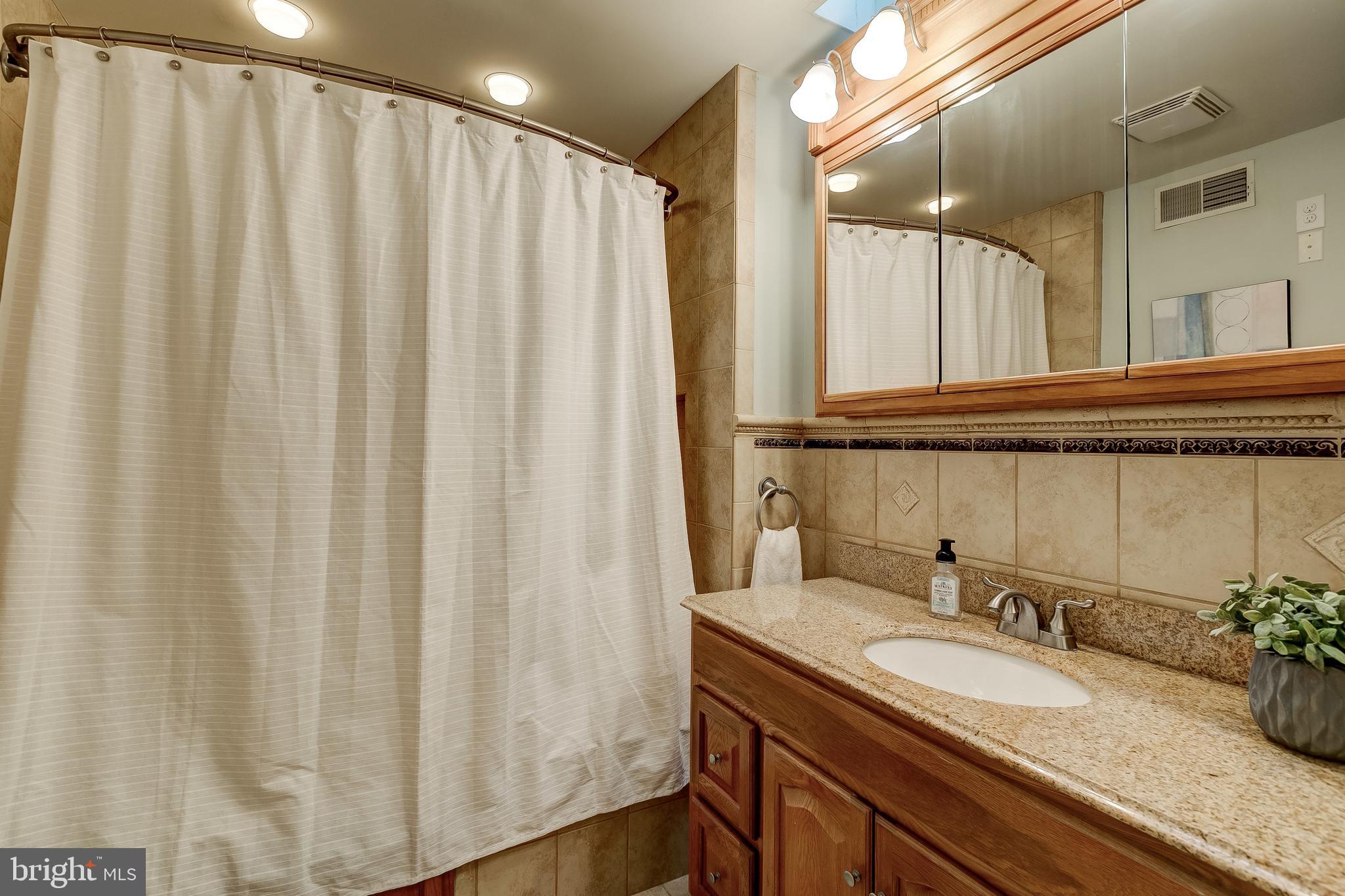 LOCUST POINT - Residential