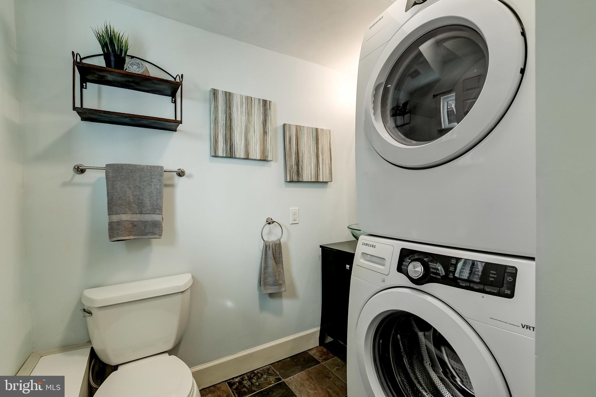 LOCUST POINT - Residential