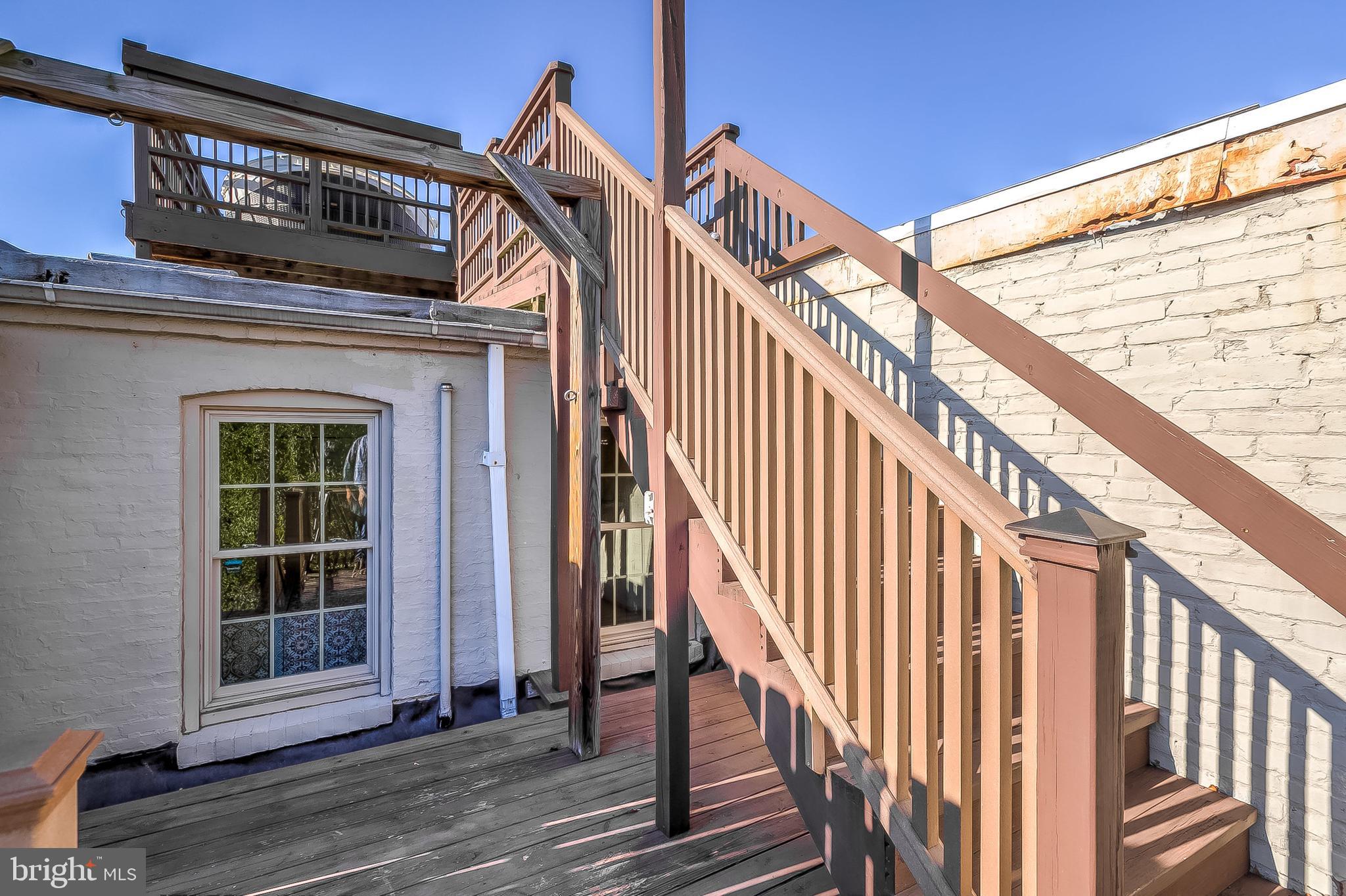 LOCUST POINT - Residential