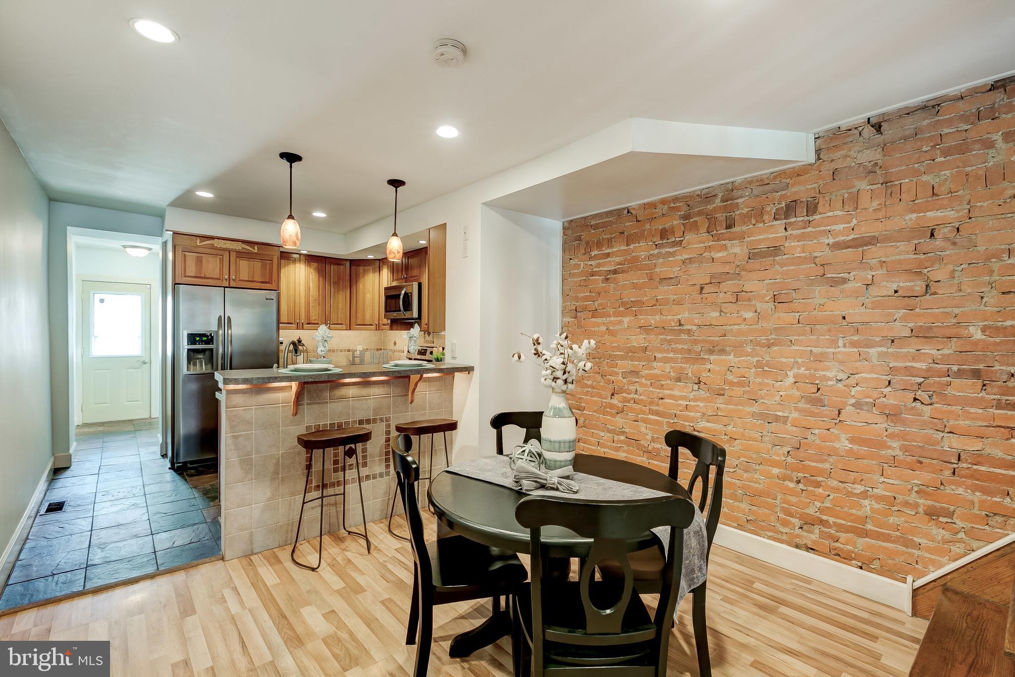 LOCUST POINT - Residential